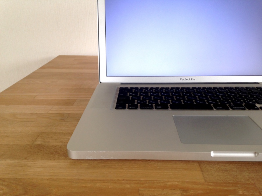 MacBook Pro 2011 Early 液晶不良